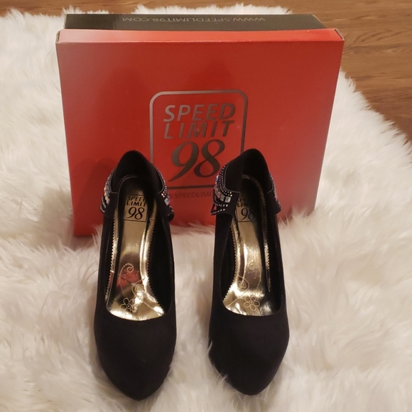 Heels - Picture 3 of 5